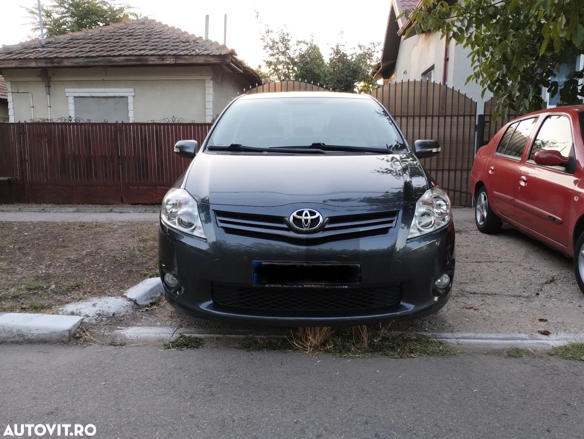 Toyota Auris 1.3 Dual VVT-i Executive - 1