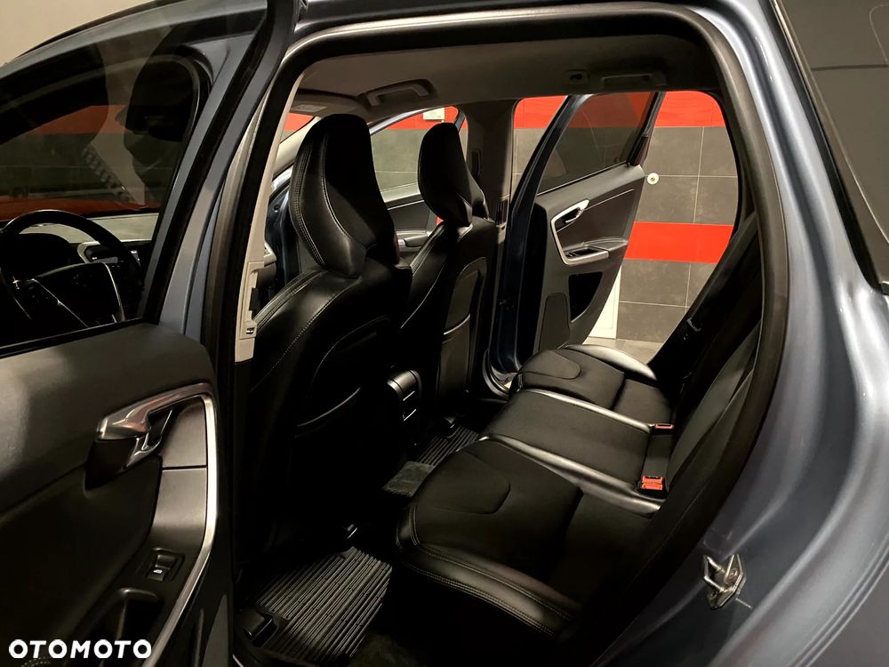 Volvo XC 60 D4 Geartronic Momentum - 22