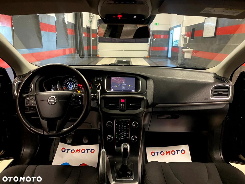 Volvo V40 D2 Drive-E R-Design Momentum - 16