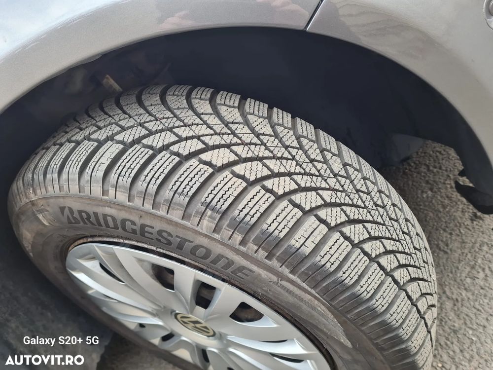 Volkswagen Golf Plus 2.0 TDI DPF Style - 24