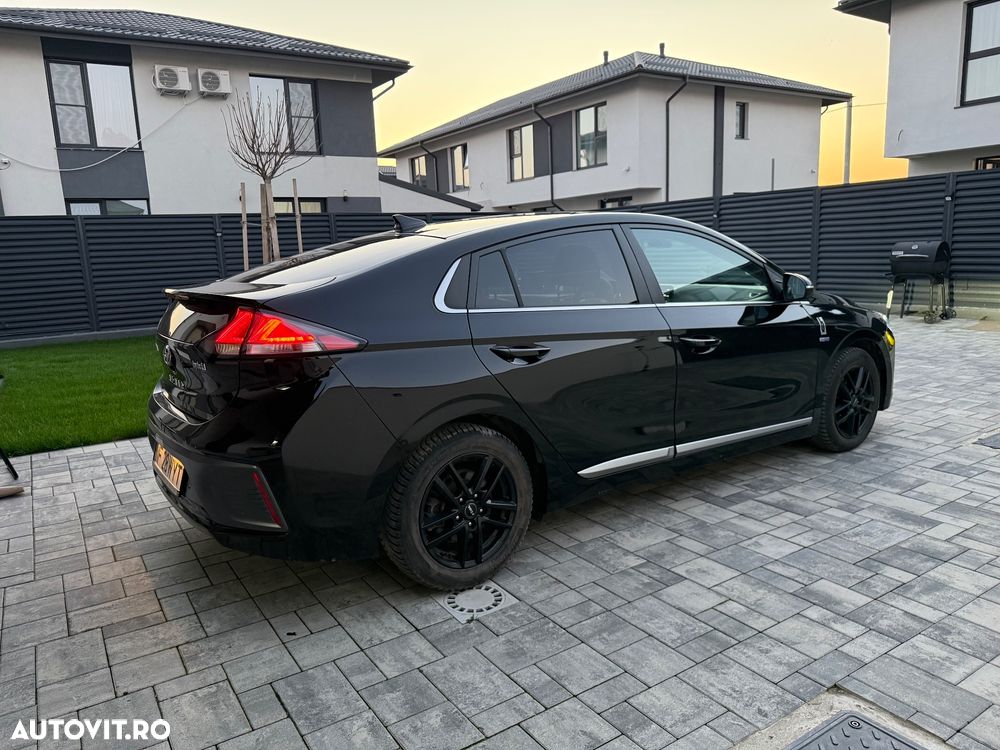 Hyundai IONIQ 1.6 GDI Premium - 3