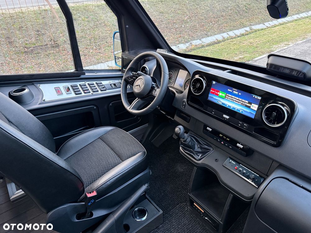 Mercedes-Benz Sprinter 519 - 22