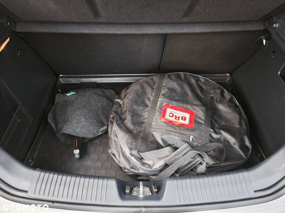 Kia Rio 1.2 M - 23