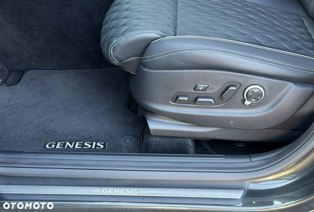 Genesis GV70 - 15