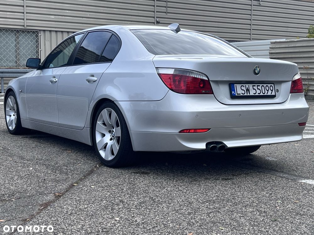 BMW E60 2004 photo 4