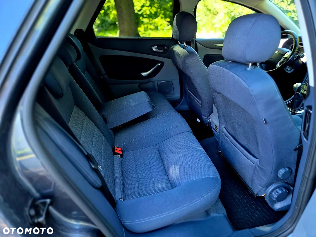Ford Mondeo Turnier 2.0 Titanium - 16