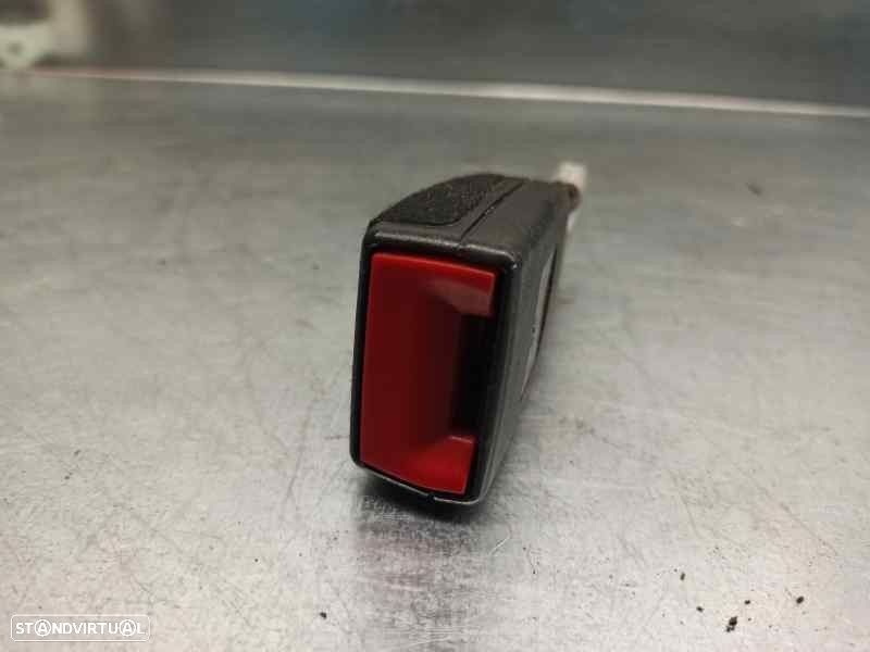 ENGATE CINTO VOLKSWAGEN CADDY III FURGÃO 2010 -2K0857740A - 1