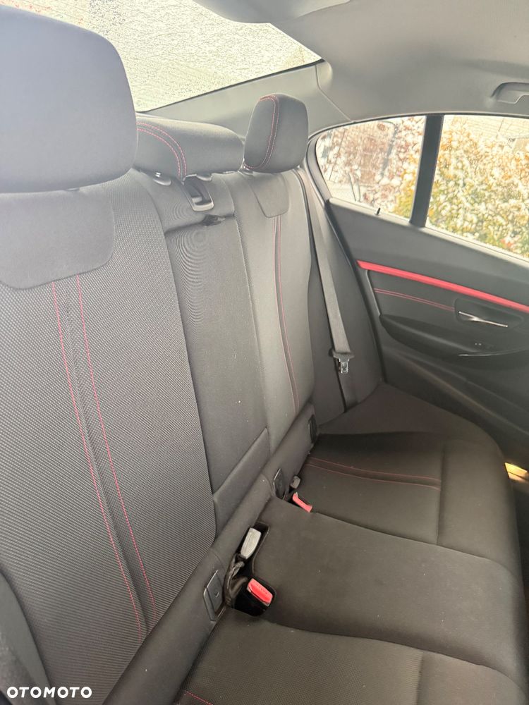 BMW Seria 3 318d - 19