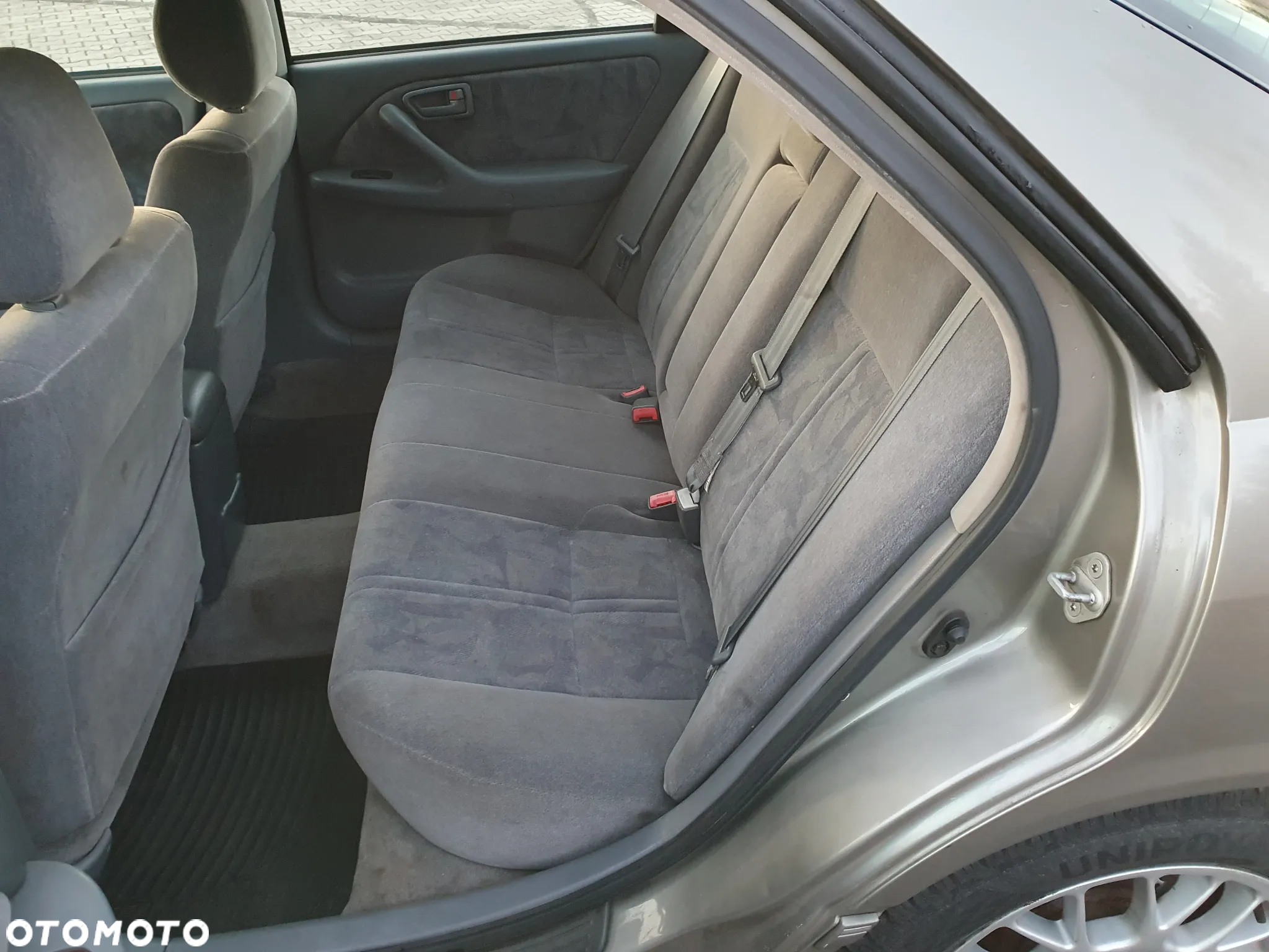 Toyota Camry 2.2 GL - 17
