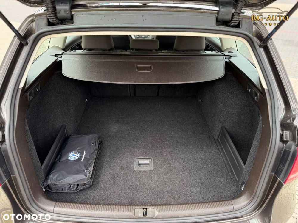 Volkswagen Passat - 30