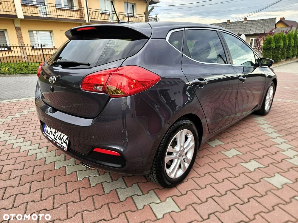 Kia Ceed 1.6 GDI ISG Dream-Team Edition - 8