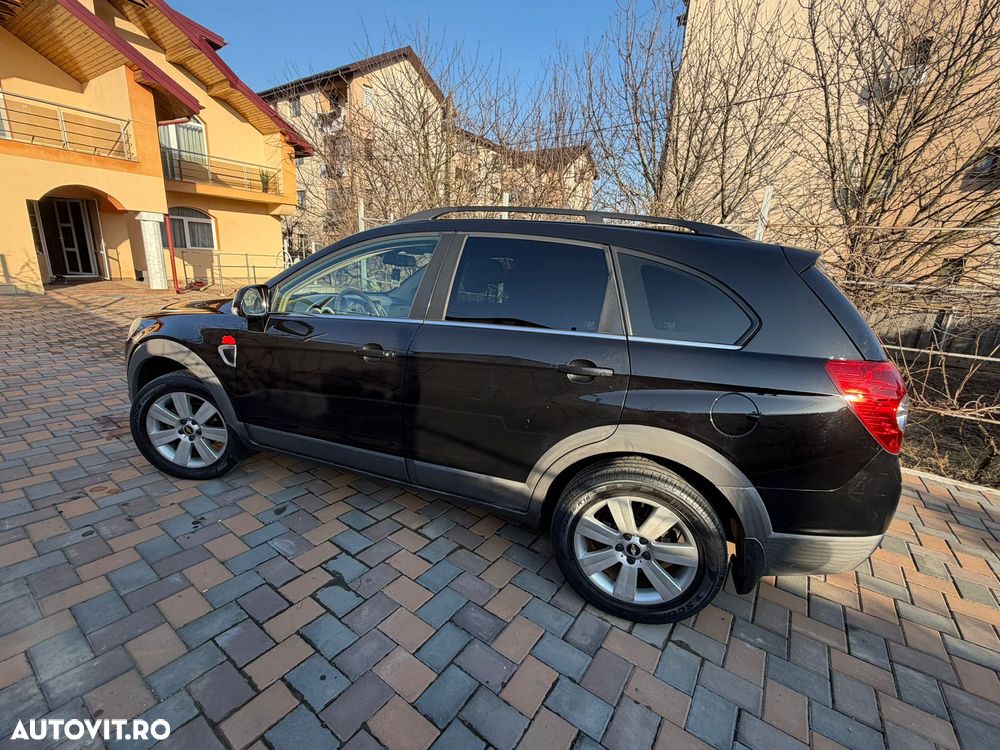 Chevrolet Captiva 2.0 High G9 AWD LT - 4