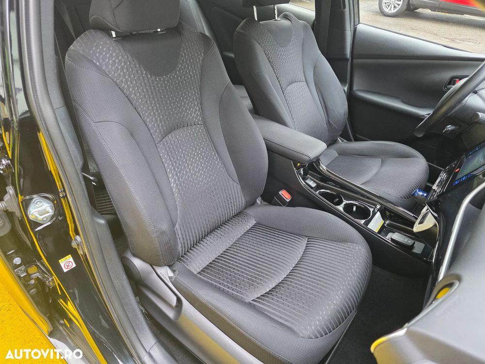 Toyota Prius ver-1-8-hsd-exclusive-plus - 13