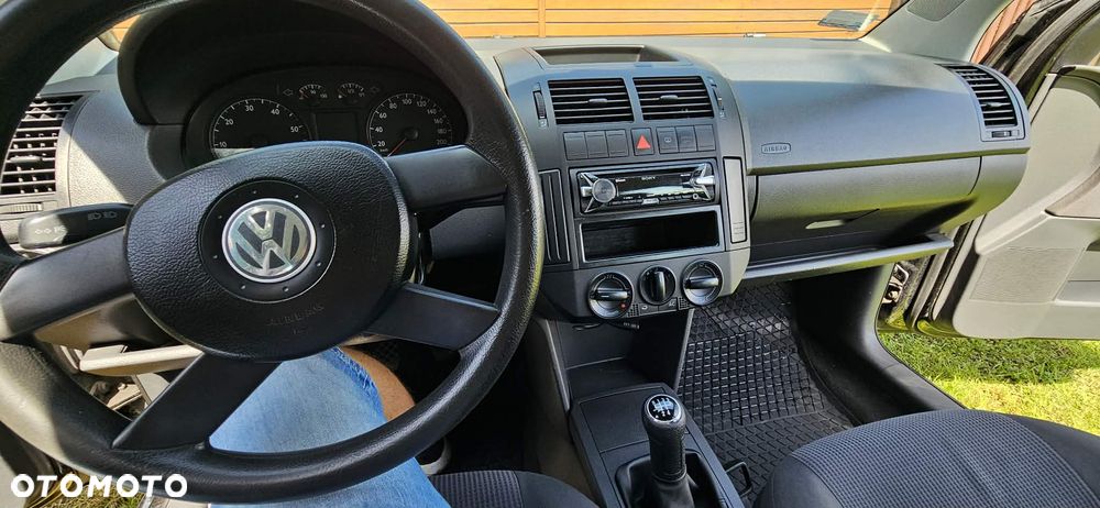 Volkswagen Polo 1.4 16V Comfortline - 19