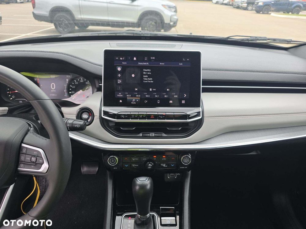 Jeep Compass - 10