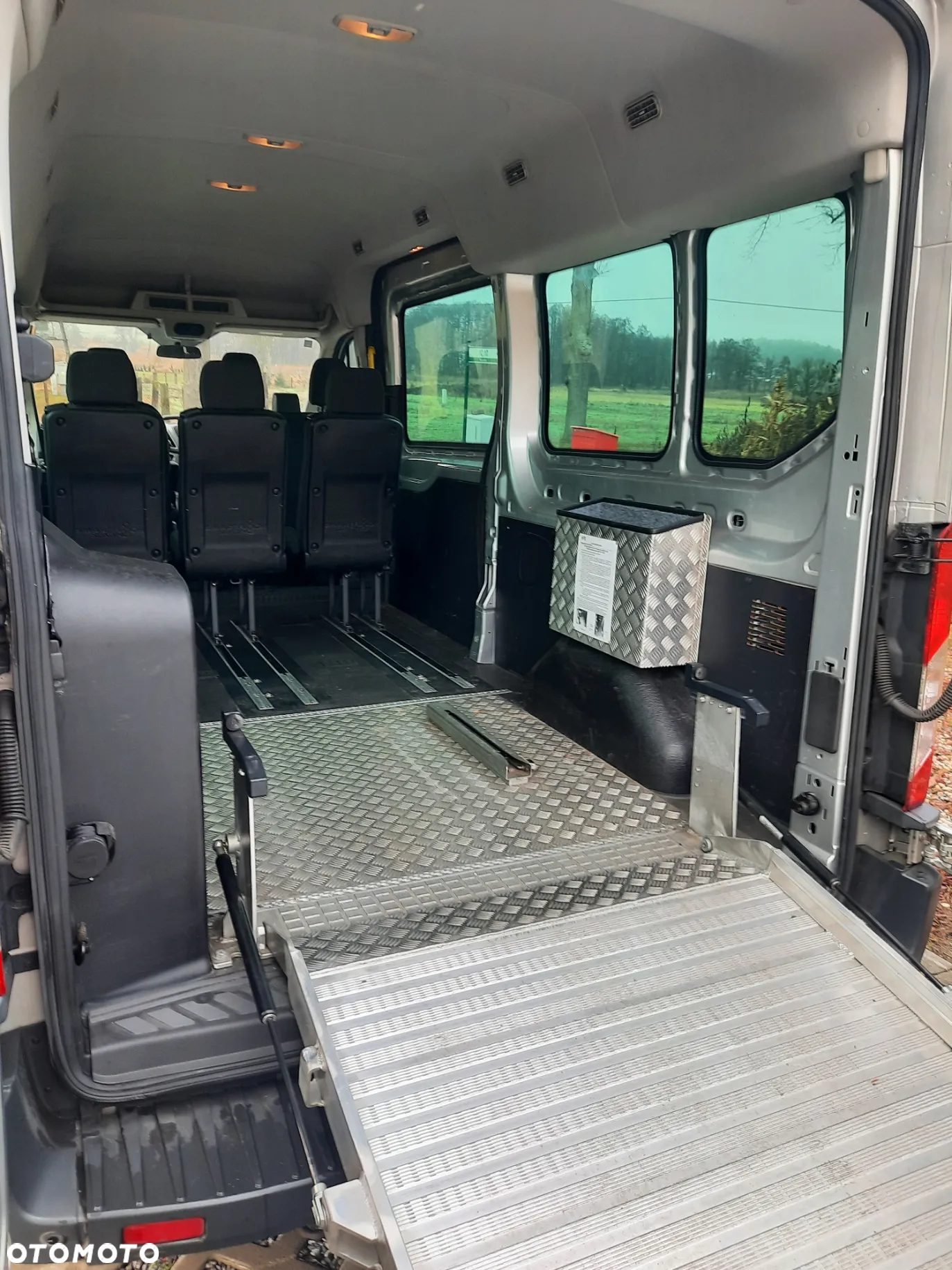 Ford Transit - 12