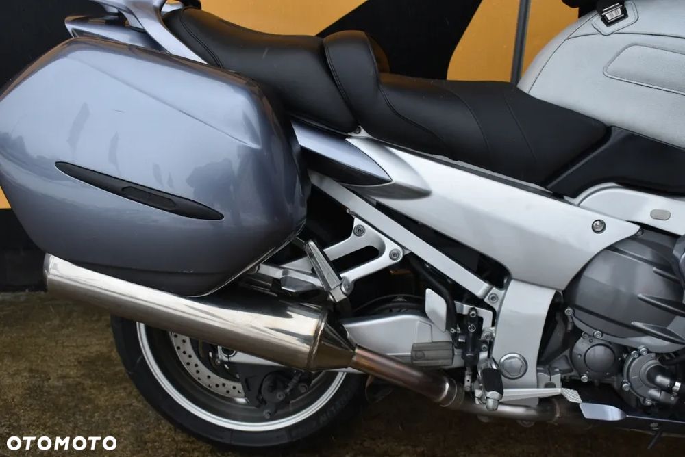 Yamaha FJR - 6