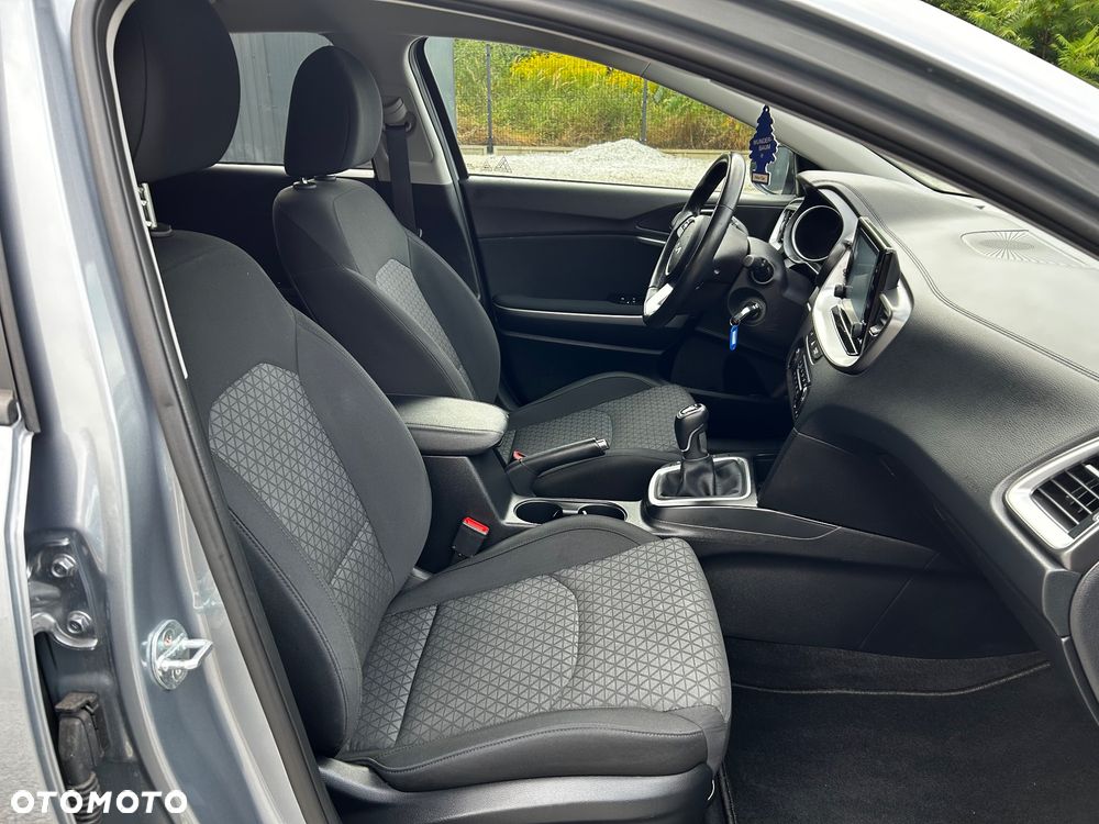 Kia Ceed 1.5 T-GDI OPF Vision - 32