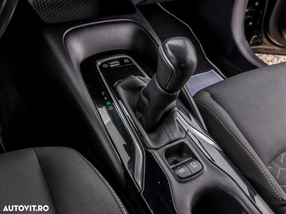 Toyota Corolla 2.0 Hybrid Business Edition - 22