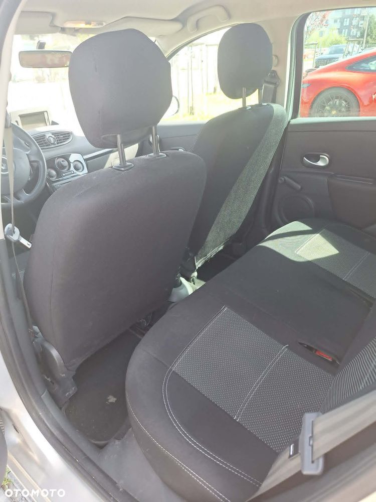 Renault Clio - 7