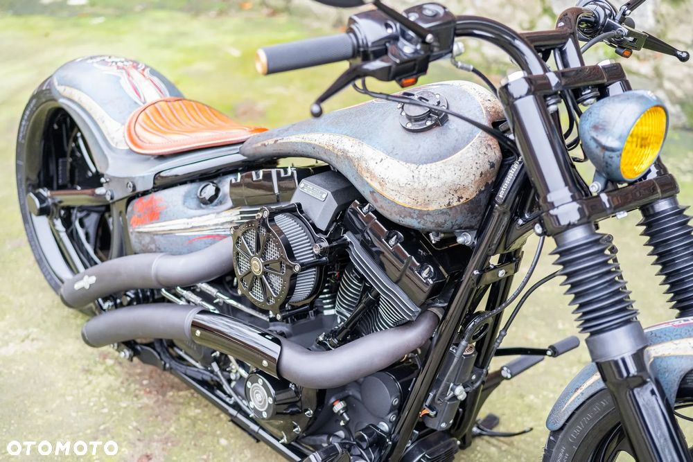 Harley-Davidson Softail Breakout - 22