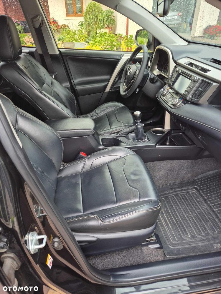 Toyota RAV4 - 8