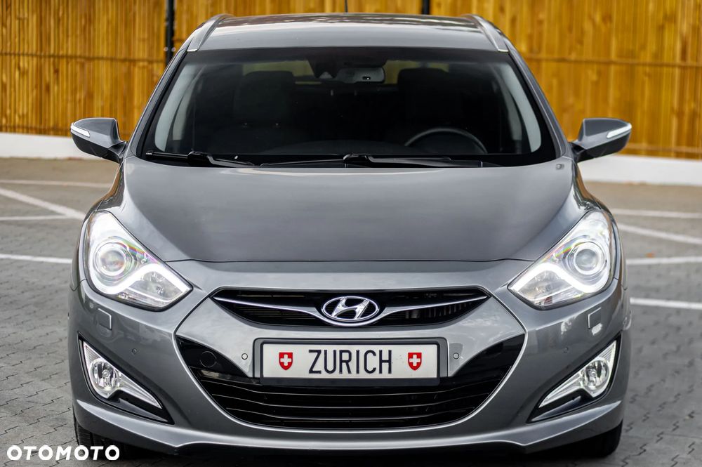 Hyundai i40 i40cw 1.7 CRDi Automatik Fifa World Cup Edition Gold - 13