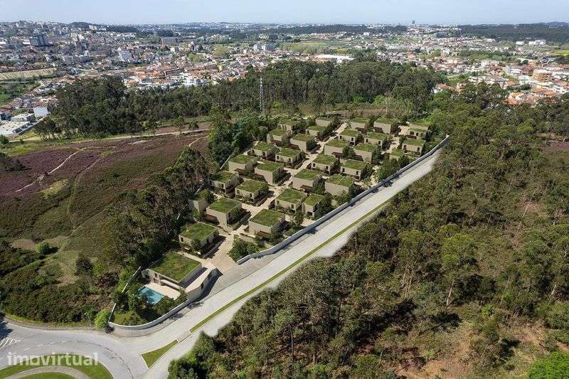 Moradia T2 com Jardim | Condomínio Privado c/ Piscina | Alfena, Porto - Grande imagem: 2/4