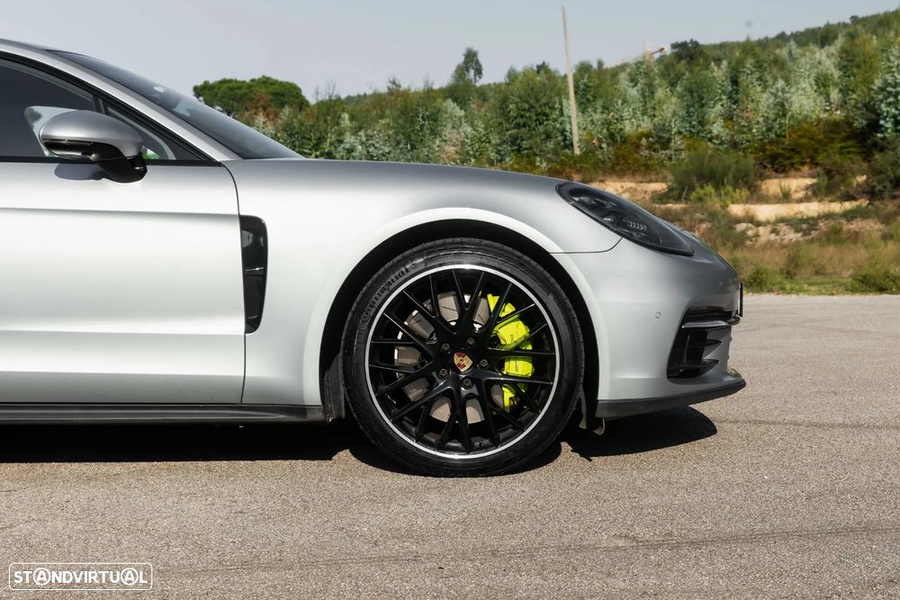 Porsche Panamera Sport Turismo 4 E-Hybrid - 5