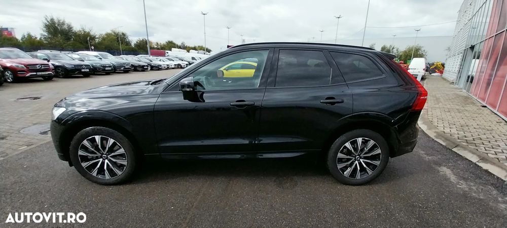 Volvo XC 60 B4 MHEV AT AWD Plus Dark - 6