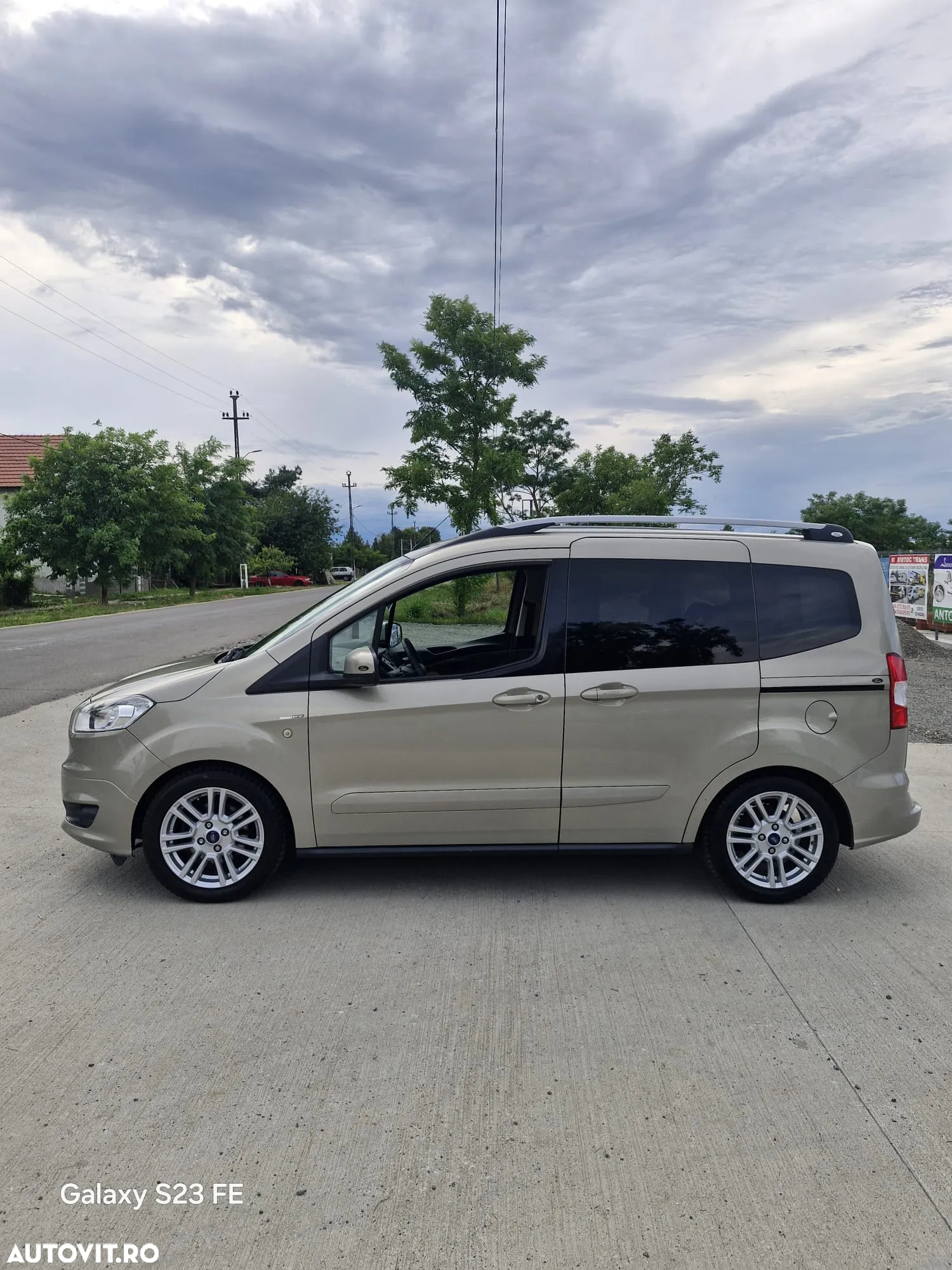 Ford Tourneo Courier 1.6 TDCi Trend - 11