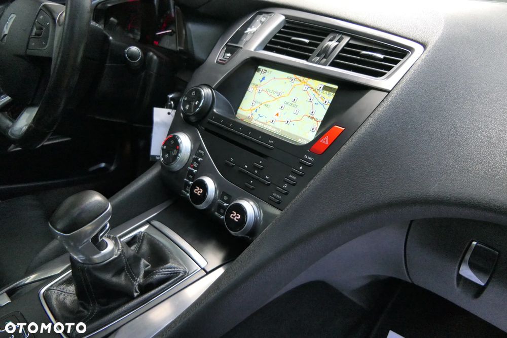 Citroën DS5 1.6 BlueHDi SoChic - 26