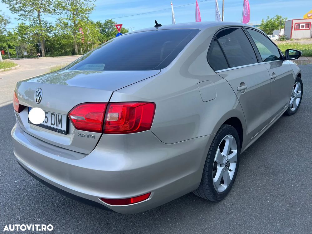 Volkswagen Jetta 2.0 TDI CR DPF Highline - 4