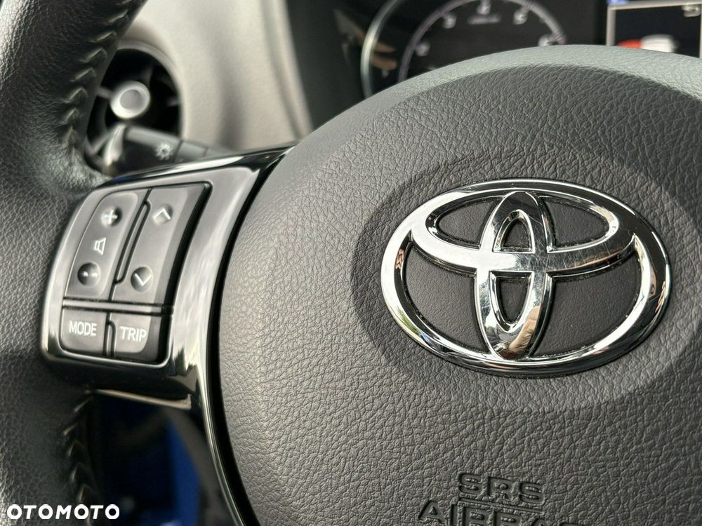 Toyota Yaris - 30