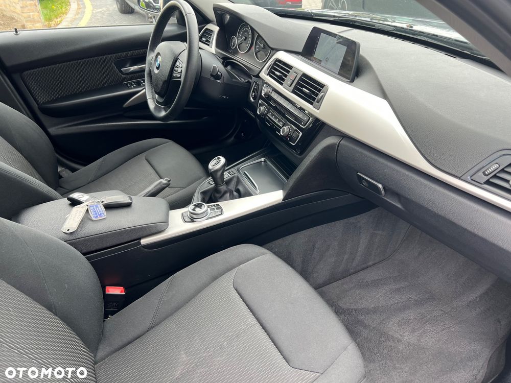 BMW Seria 3 318i Edition Luxury Line Purity - 27