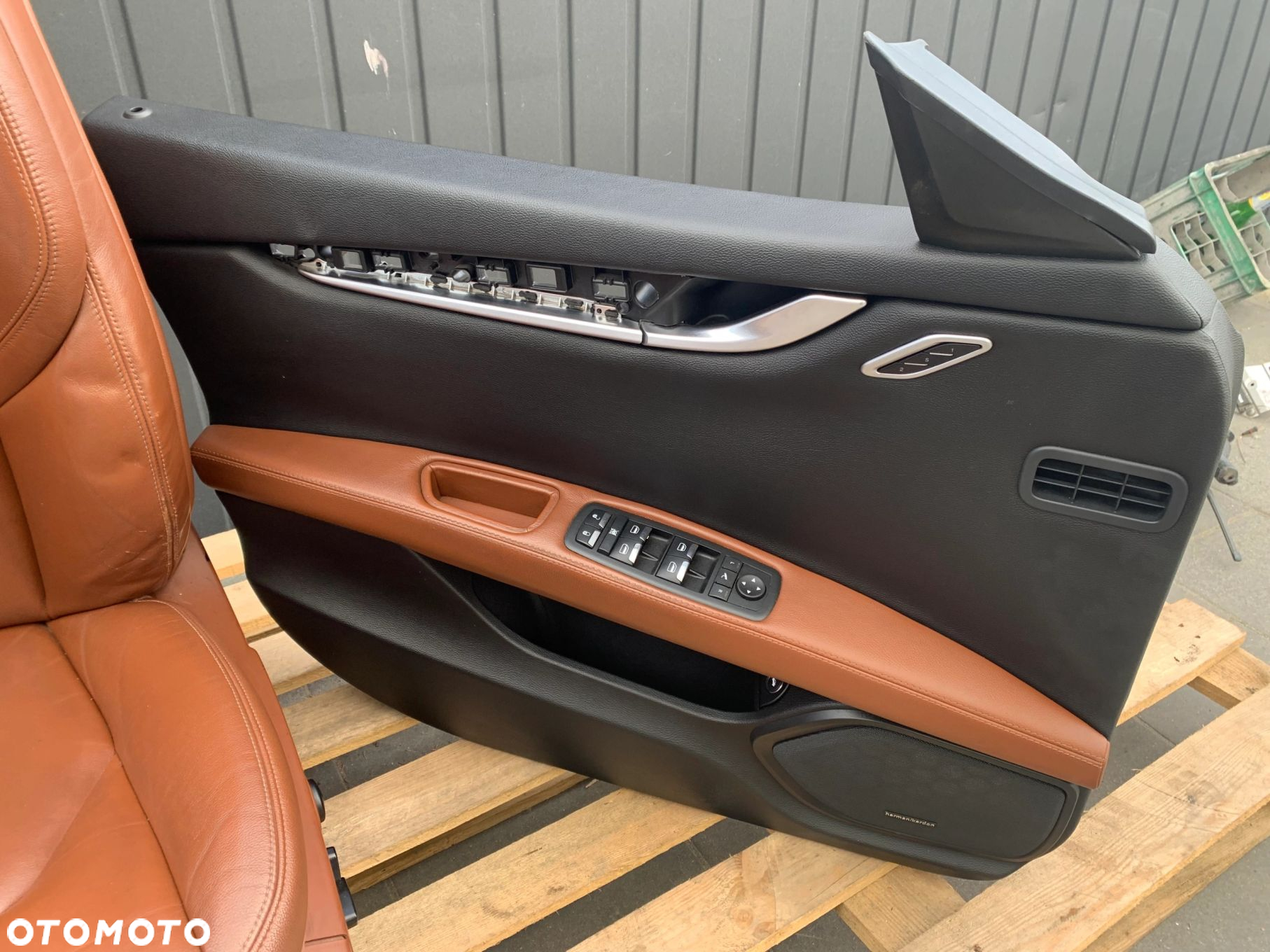 FOTELE TAPICERKA MASERATI GHIBLI III PAMIĘĆ GRZANE ELEKTRYCZNIE REGULOWANE HARMAN KARDON - 10