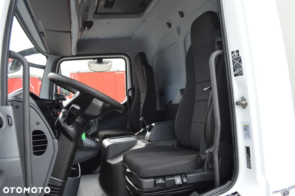 Mercedes-Benz Atego 716 CHŁODNIA IZOTERMA BOCZNE DRZWI - 12