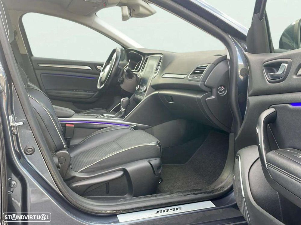 Renault Mégane Sport Tourer - 11