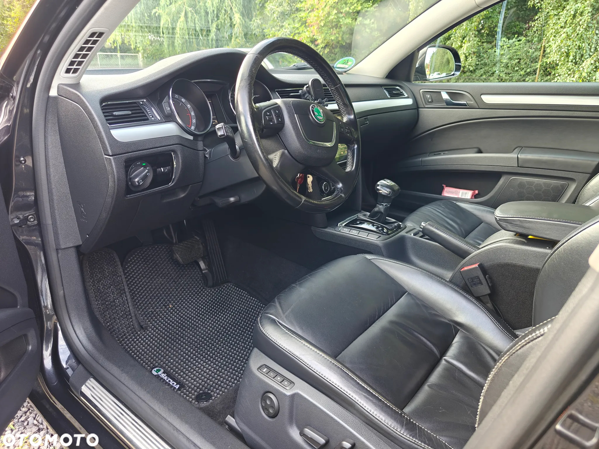 Skoda Superb 2.0 TDI Elegance DSG - 14