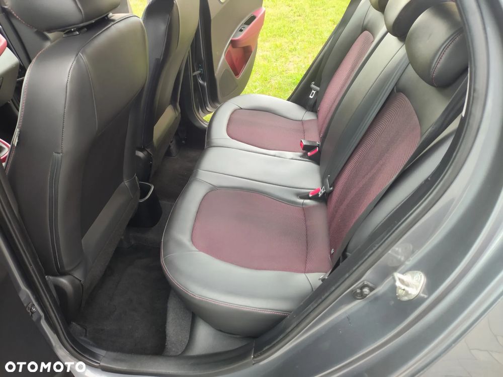 Hyundai i10 1.2 Trend - 12