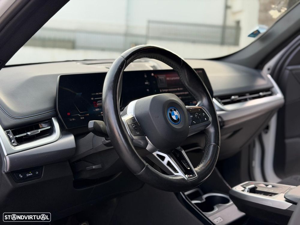 BMW iX1 xDrive30 M Sport Pack - 8