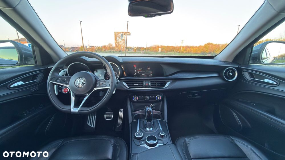 Alfa Romeo Stelvio 2.0 Turbo 16V AT8-Q4 Super - 18
