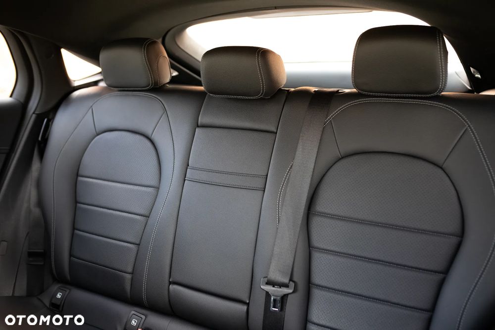 Mercedes-Benz GLC 220 d 4Matic 9G-TRONIC AMG Line Plus - 22