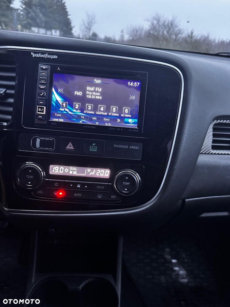 Mitsubishi Outlander 2.2 DID Instyle Navi 4WD - 13