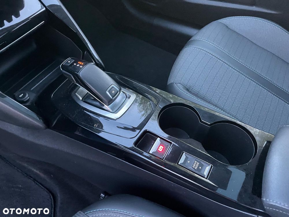 Peugeot 208 PureTech 100 EAT8 Allure - 14