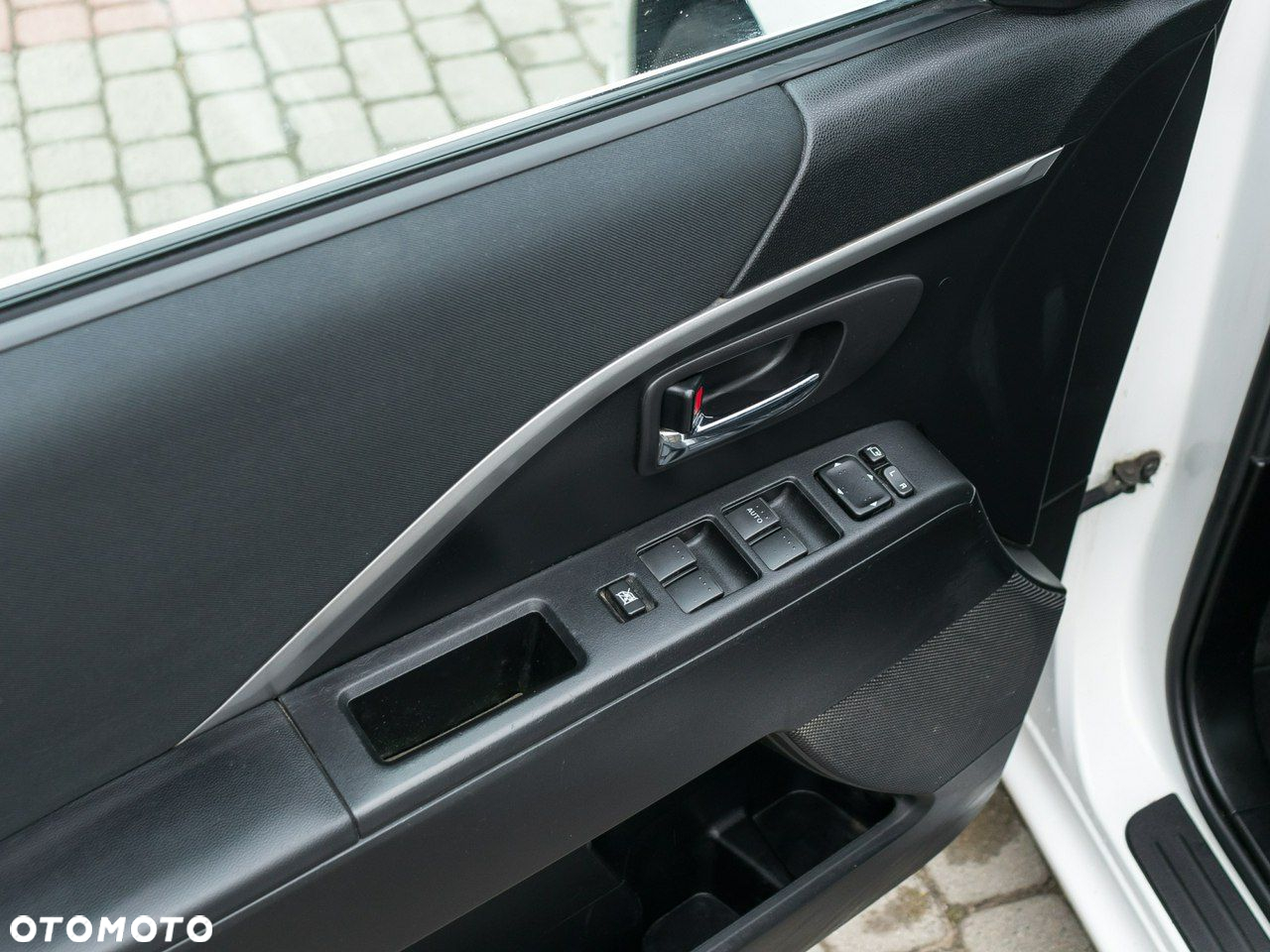Mazda 5 - 10