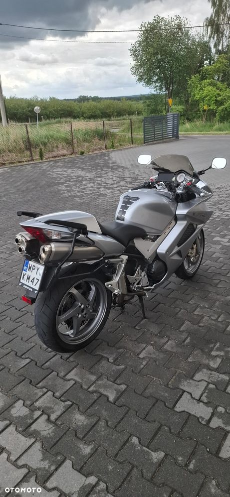 Honda VFR - 11