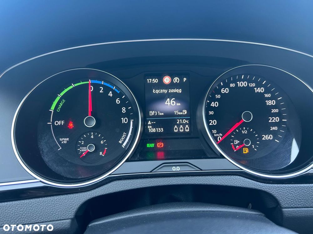 Volkswagen Passat - 30