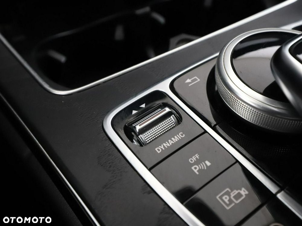 Mercedes-Benz Klasa C 180 9G-TRONIC Avantgarde - 32