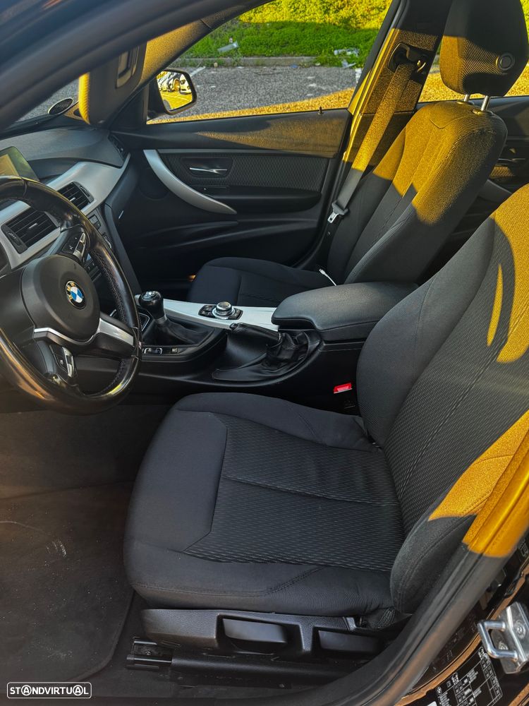 BMW 318 d Navigation - 10